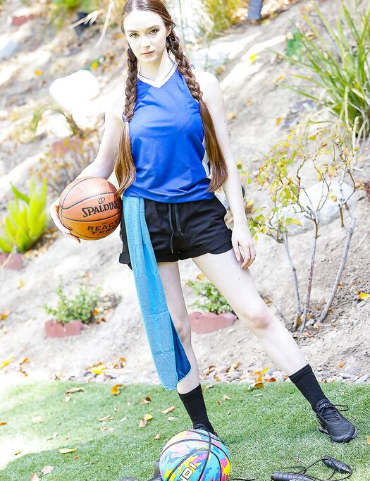 Sporty Babes Destiny Cruz, Hazel Moore And Naudi Nala Get Pounded In POV