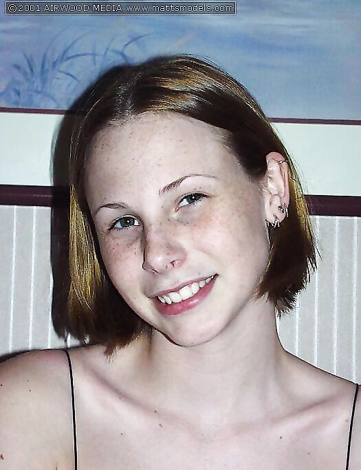 Amateur Kitty Vanessa Mackenzie With Cute Face Shows Her Tits And Pussy