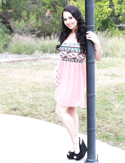 Holly West Gets Eaten Out And Screwed On Leather Couch photos (Bill Bailey)