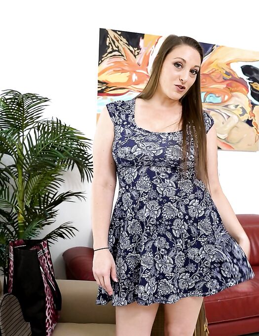 Chubby Mature Melanie Hicks Gets Boned In POV