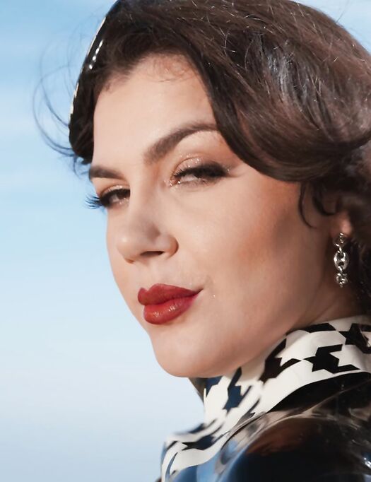 Italian Queen Valentina Nappi Deepthroats 2 BBCs And Gets Roughly Fucked Outdoors