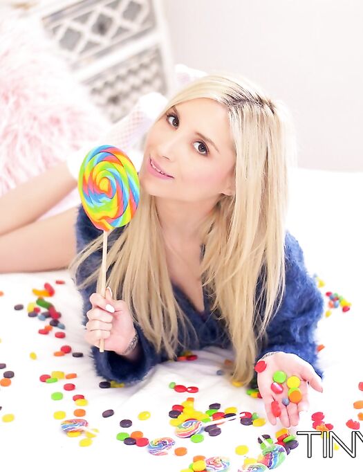 Licking Huge Lollipops photos (Piper Perri)