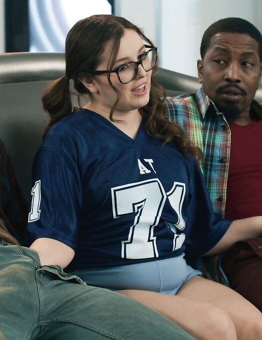 Curvaceous Bimbo Leana Lovings Pleasures 2 Cocky Guys On The Couch